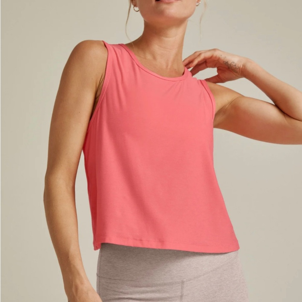 NWT Beyond Yoga new view cropped tank